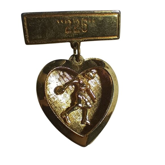 Vintage Heart Shaped Gold Lapel Pin With Engraved "225" Design - Picture 1 of 4